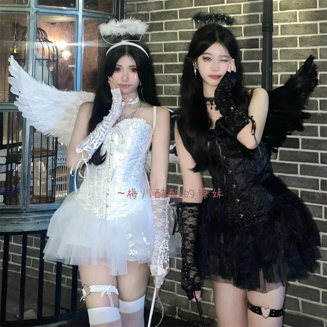 （急速出荷.無.料 ）ハロウィンコスプレモノクロ天使の超仙甘ギャルジャカードワンピースワンピースポンポンスカート2点セット メイド服 コスプレ ハロウィン サンタ コスプレ クリスマス韓国ファッション