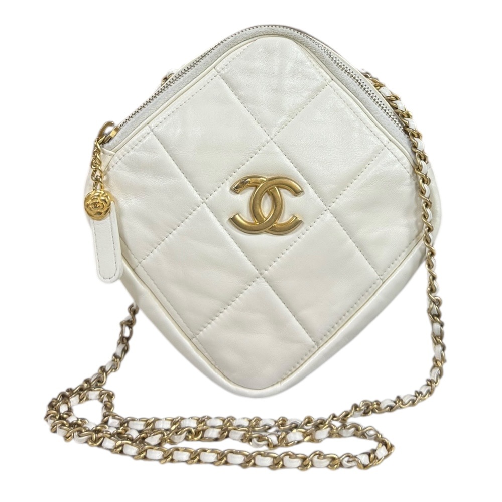 シャネル マトラッセ ショルダーバッグ ラムスキン ホワイト CHANEL 中古