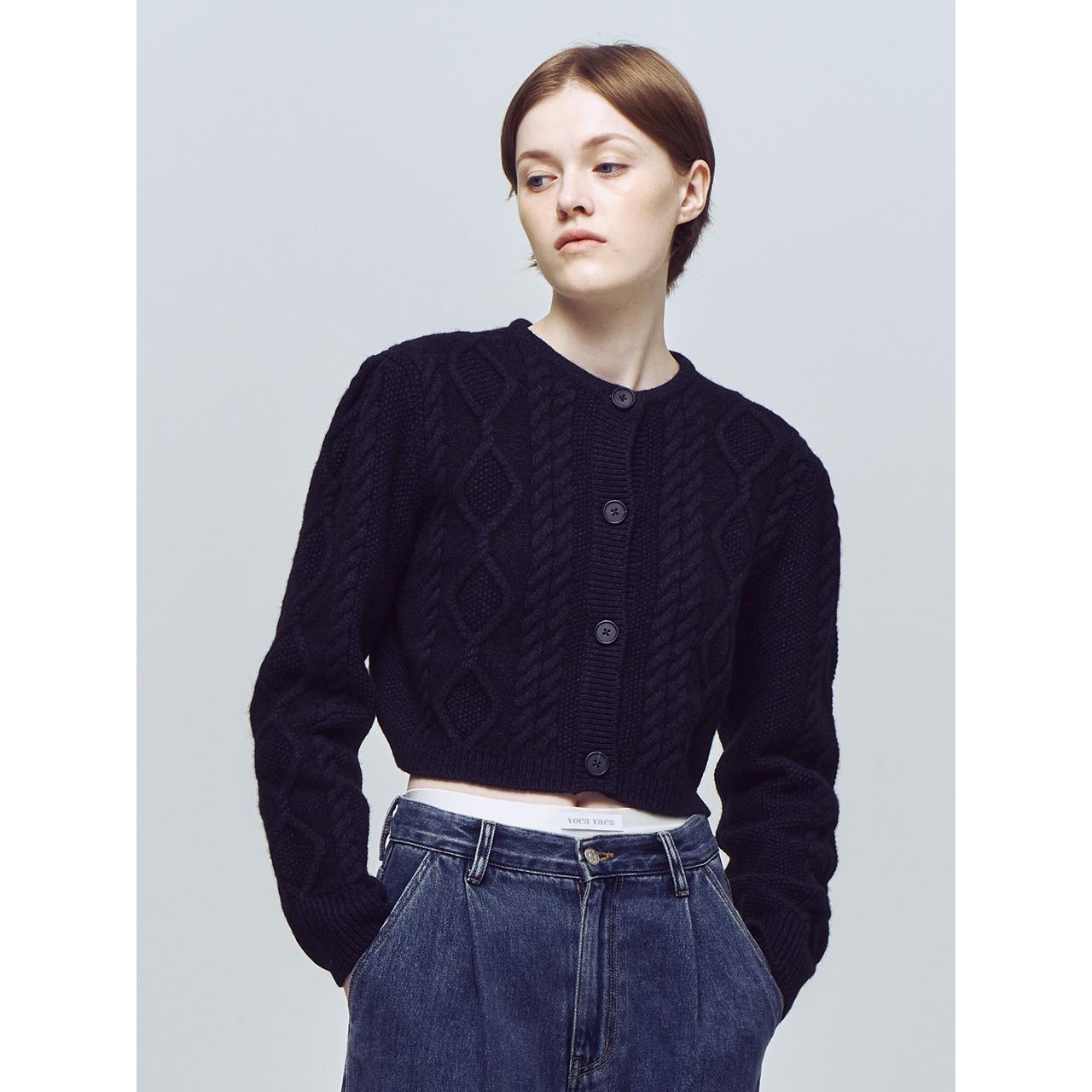 【VOCAVACA】 [クォンナラ着用] TWO-WAY CROP CABLE CARDIGAN : 2COLOR