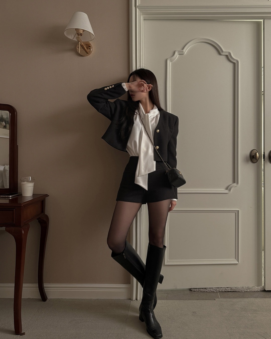 [MAYBINS] 今日出荷クロップド丈Vネックジャケット 8,599円