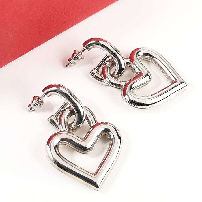 Roger Vivier ロジェ・ヴィヴィエ アクセサリー ハート ピアス REWOR560100AGK レディース シルバー キャッチクロージャー ロゴ刻印