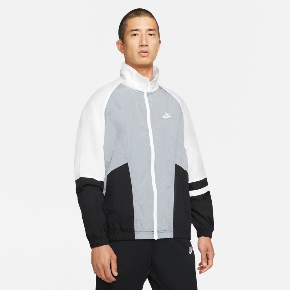 ニュー・トレンド・アップ・キットとしてのナイキ DD6171-065