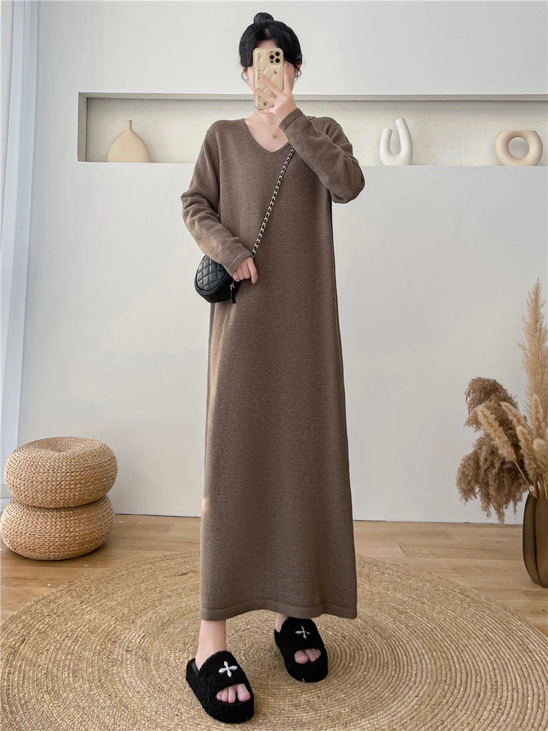 Vネックセーターワンピースロングスカート内ニットワンピースレディース秋冬新作ロングセクションルーズボトムス