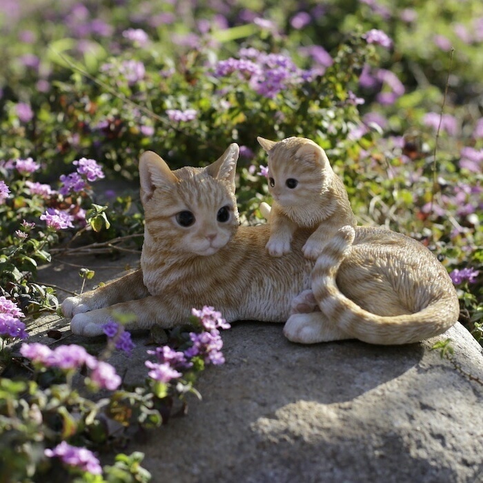 かわいい 猫 置物 親子のビスケットとらネコ 高さ14cm おしゃれ ガーデン インテリア トイレ オブジェ 可愛い プレゼント 北欧 玄関 雑貨 動物 モダン 面白い 庭 ギフト 屋外 家 リアル