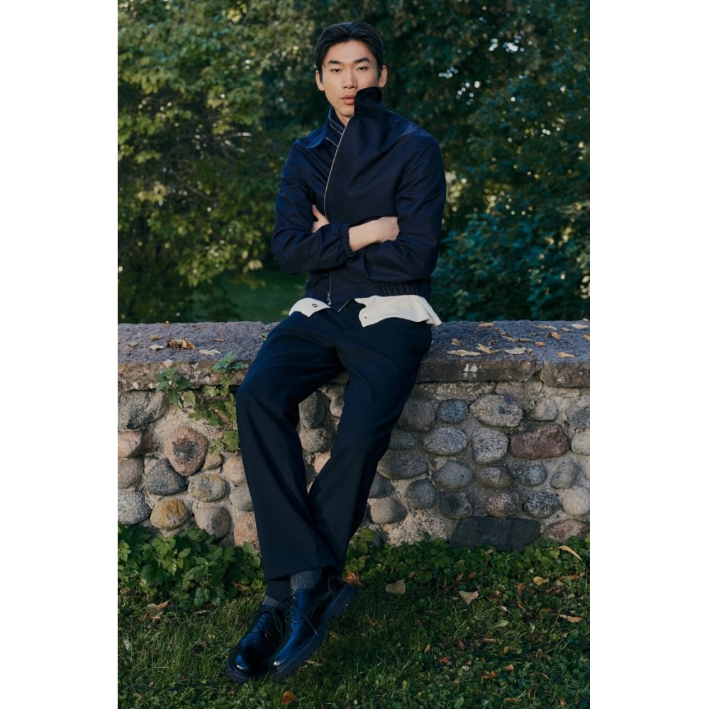 H&M リラックスフィットツイルパンツネイビーブルー