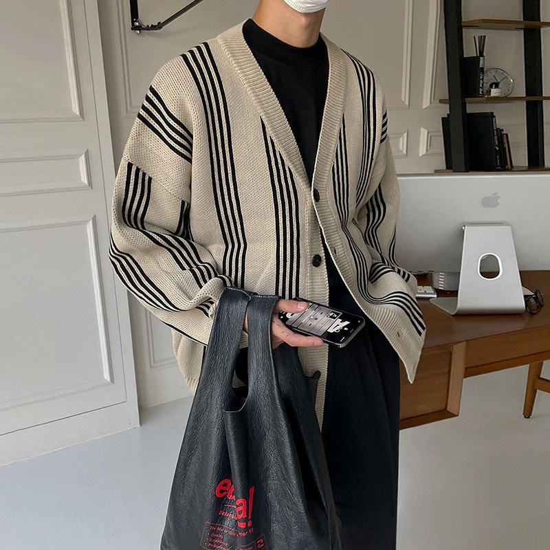 メンズカーディガンジャンパー春と緩いカジュアル風Vネックストライプニットセータージャケット潮の秋の韓国語バージョン