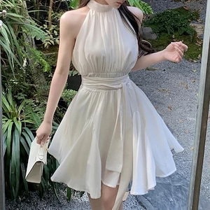 24ワンピース シフォンドレス ノースリーブ ック スタンドカラー ミニ丈 Aライン フレア リボン 白 黒 韓国ファッション レディース おしゃれ かわいい キュート 甘め きれい