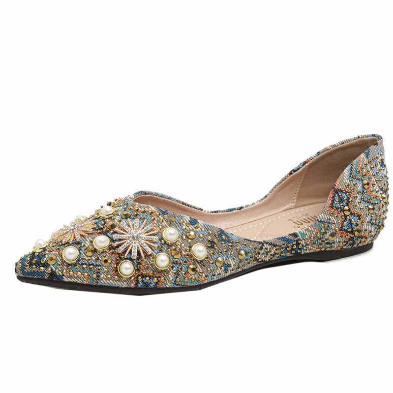 1000円OFFクーポン パンプス キラキラ 春 夏 秋 冬 ローヒール フラットシューズ ラインストーン バレエシューズ 痛くない 歩きやすい ポインテッドトゥ 美脚 おしゃれ ぺたんこパンプス カ