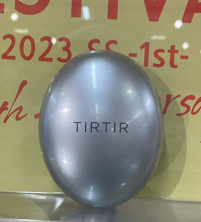 先行販売　tirtir クッションファンデ シルバー4.5g　...のサムネイル