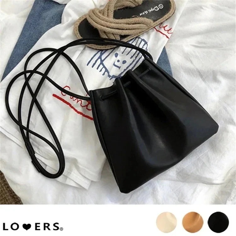 新品登場人気沸騰 バッグ シンプル レザー調巾着バッグ 鞄 韓国ファッション クロスボディショルダーバッグ 女性 学生用 アート ファッション 4,790円