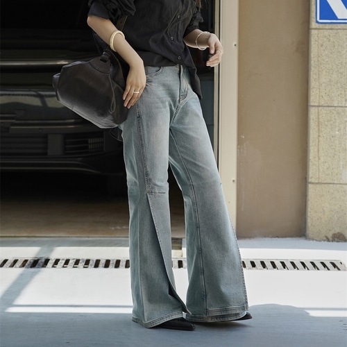 マキカットアウトブーツカットデニムパンツ 10,703円