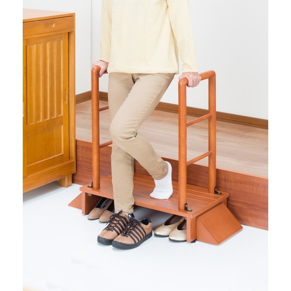 ファミリー・ライフ 木製両手すり付き玄関台 80cm幅(04102) メーカー直送