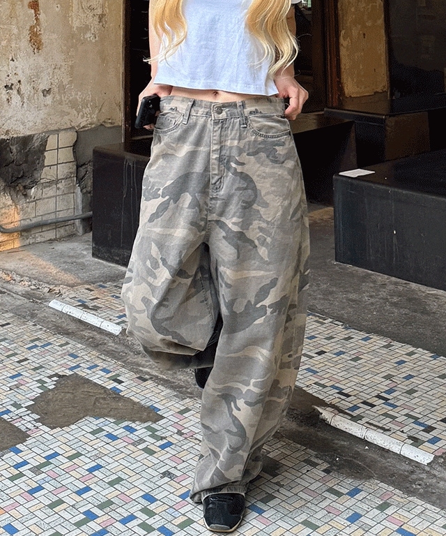 [ユニークヒップ] ティエ カモ メガ ワイド ロングパンツ 5,732円