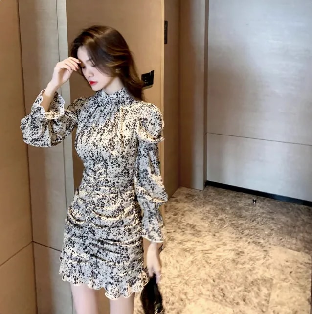 ワンピース ドレス ミニ ショート 長袖 フリル袖 ベルスリーブ スタンドカラー タイト スリム 細身 ストレート 韓国風 タック シフォン フリル ウエストマーク ハイウエスト ギャザー かわいい