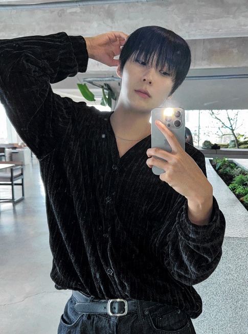 [COSYHARU公式] Velour Ribbed V-Neck Cardigan 4color