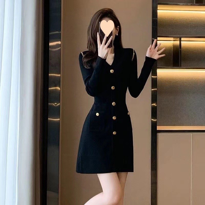 【1つ買うと10つ無料】秋と冬の黒いニットドレスの女性の秋と冬の長袖の底部のスカート