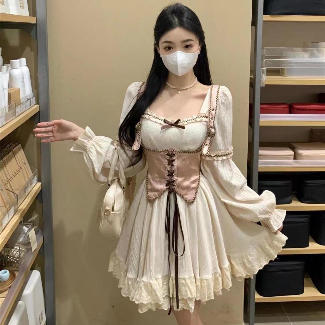 甘い宮廷風スクエアネックワンピース春のワイドサイズアウターウエストを束ねたベスト純欲短スカート2枚セット