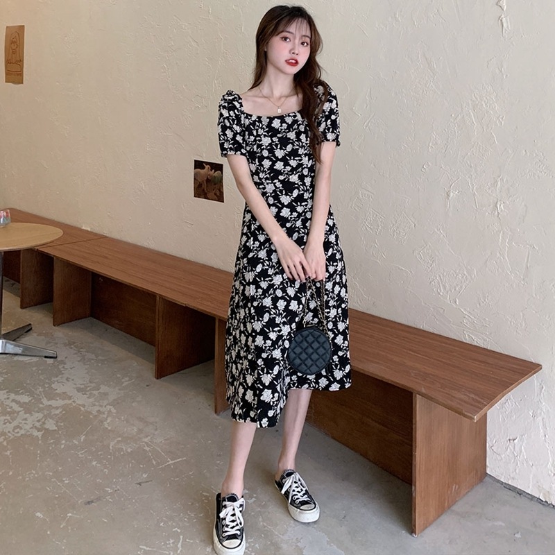 レディース ワンピース ミドル丈 ミディアム丈 フラワー モノトーン こなれ感 スクエアネック かわいい シック シンプル キレイめ 大人かわいい 半袖 ブラック 黒 20代 30代