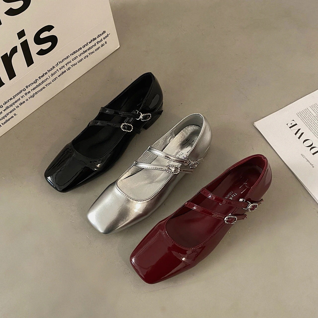 赤いメアリージェーンレディースパンプス百掛けスクエア靴ローファー復古粗ハイヒール銀色フラットシューズ