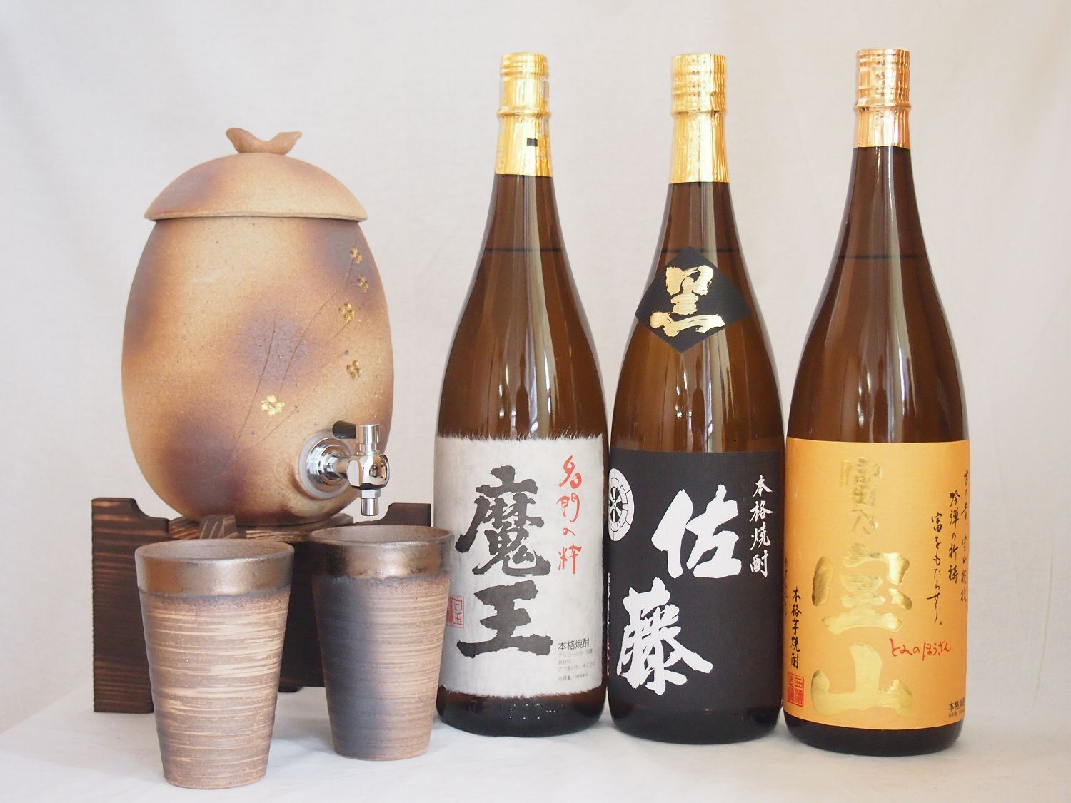 信楽焼明山窯　焼酎サーバー　火色金小紋　2200ｃｃ(滋賀県)+萬古焼備前金彩焼酎ペアカップ(三