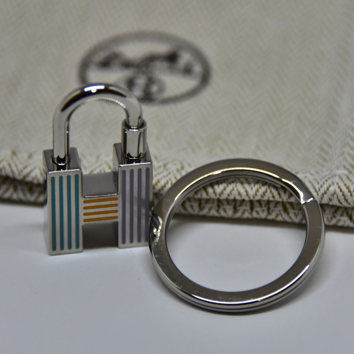 H カデナ バッグチャーム キーホルダー キーリング マルチカラー シルバー金具 レディース