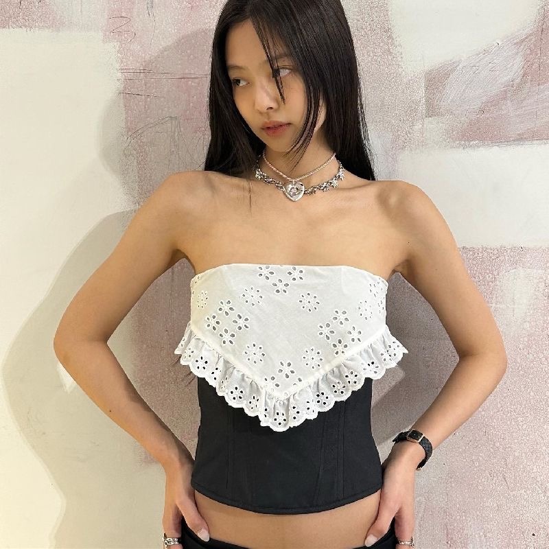 ジェニー ホワイト レース ベスト胸巻きトップ片肩とおへそが露出した女性用パフォーマンス衣装