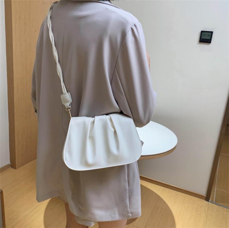 おすすめ商品韓国ファッション 21 新品 レトロ ショルダーバッグ 選べる3色 デザインセンス エレガント 新作送料無料 高品質 ファッション Sweet系 おすすめ商品韓国ファッション 21 新品 レトロ ショルダーバッグ 選べる3色 デザインセンス エレガント 新作送料無料 高品質 ファッション Sweet系