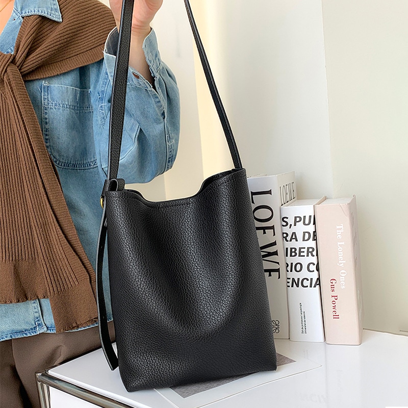 韓国デザイン 本革 リアルレザーバケツバッグ トート 大容量BAG 本革 トートバッグ バケツバッグ レディース 大きめ 大容量 A4