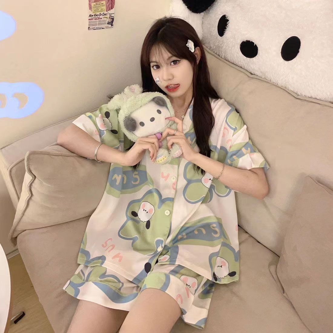 【1点購入 で10点 プレゼント】パジャマと女性のカーディガンかわいい韓国語バージョン短袖ショーツ漫画家服セット