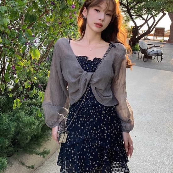 長袖ブラウス レディース トップス シフォンブラウス シースルー 薄手 ツイストデザイン ショート丈 クロップド丈 前後リバーシブル カジュアル お出かけ おしゃれ シンプル 日焼け防止 冷房対策