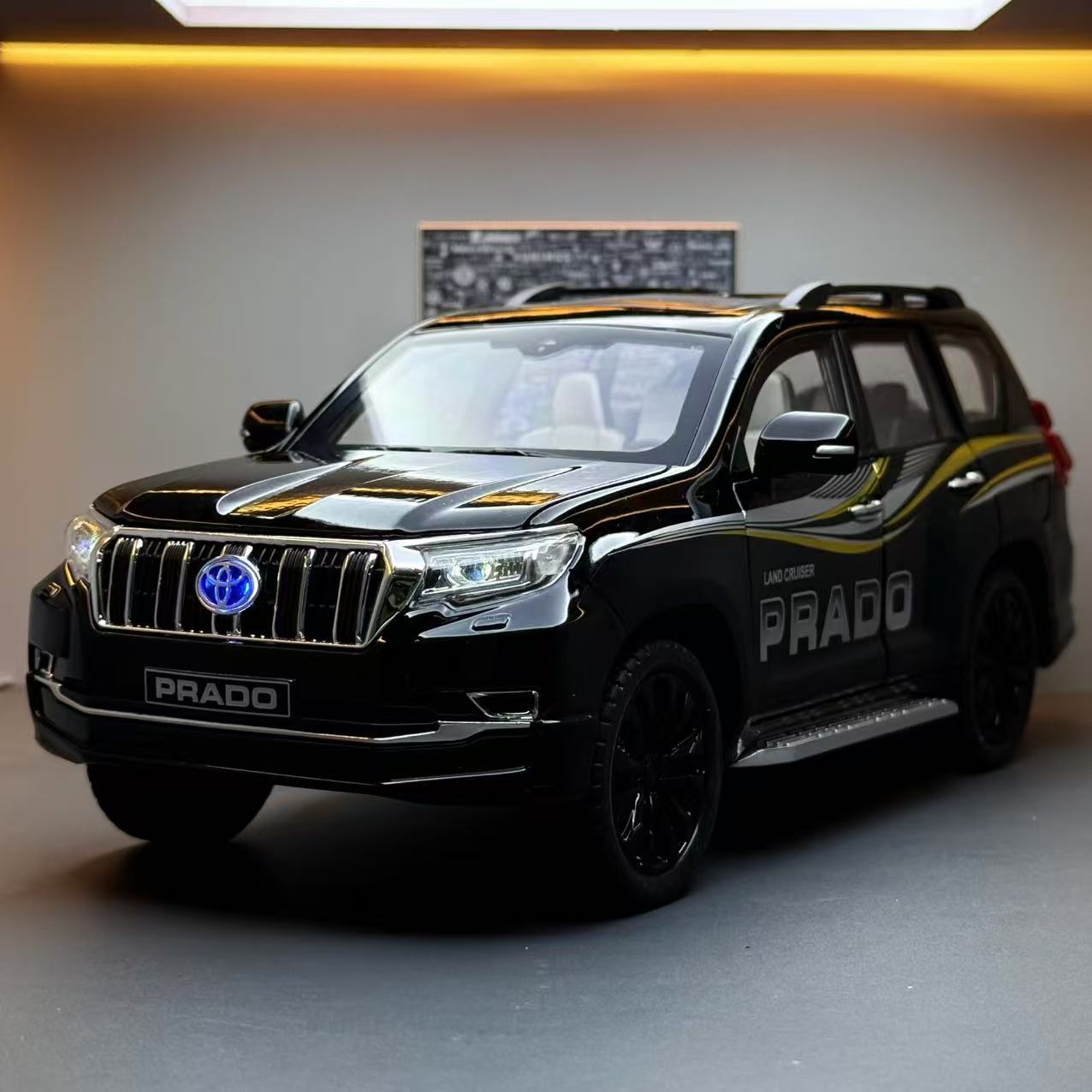合金車模型 1:18 トヨタプラド リコイル機能おもちゃオフロードカー サウンド模型置物 4,670円