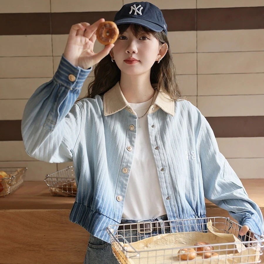韓国ファッション 2025春の韓国ゆったりデニムショートジャケット女性のグラデーションストライプ レディース 2025コーデに役立つ！デニムジャケット