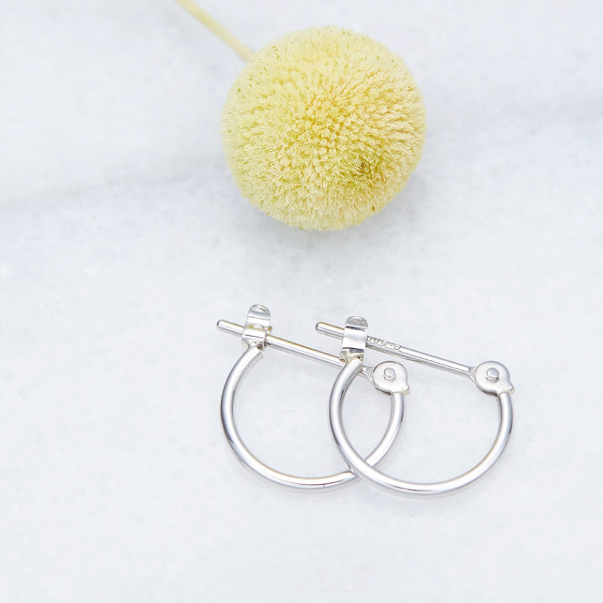 ピアス レディース 日本製 プラチナ900 pt900 ミニ フープピアス スナップ 華奢 細身 小さめ シンプル 上品 上質 お肌に優しい 金属アレルギー対応 大人可愛い オシャレ