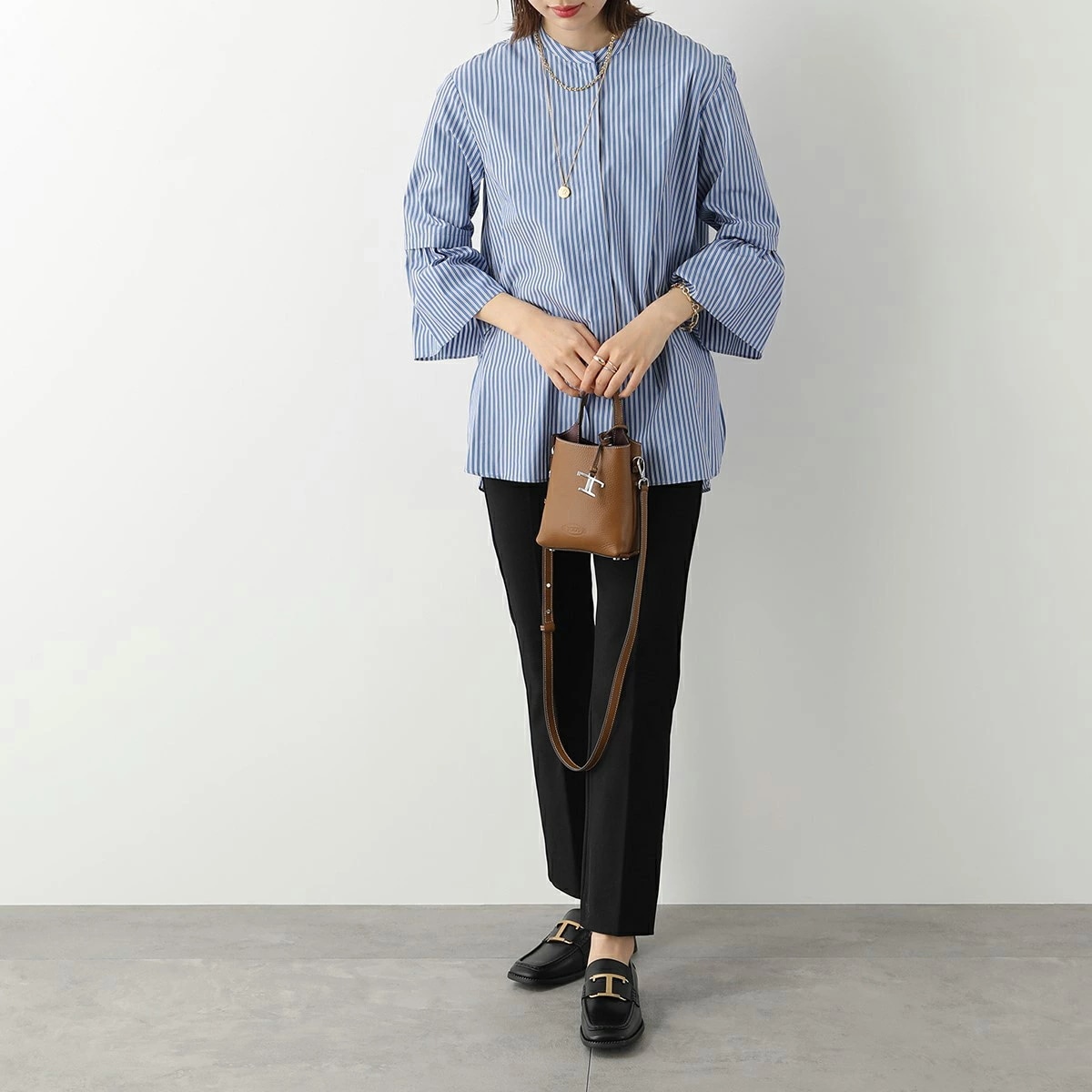 【訳あり】TODS トッズ ショルダーバッグ マイクロ APA P. TELEFONO PENDENTE T MICRO XBWAPAT9000QRI レディース ハンドバッグ Tチャーム ロゴ 鞄