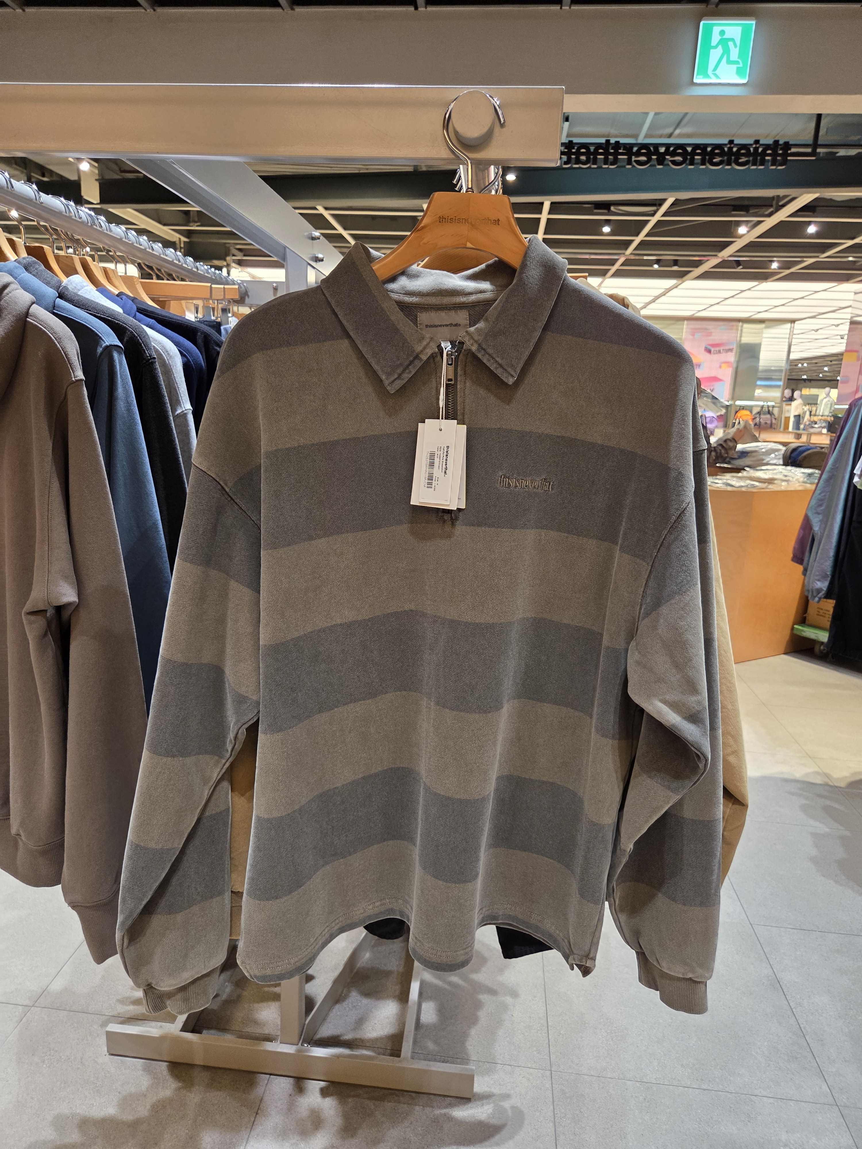 【THISISNEVERTHAT】 25FW HALF ZIP POLO SWEATSHIRT : MUD