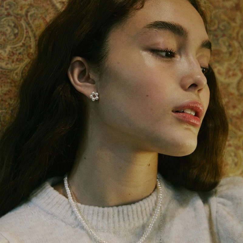 (TWICE着用)VINTAGE HOLLYWOOD / Petit Flower Earring