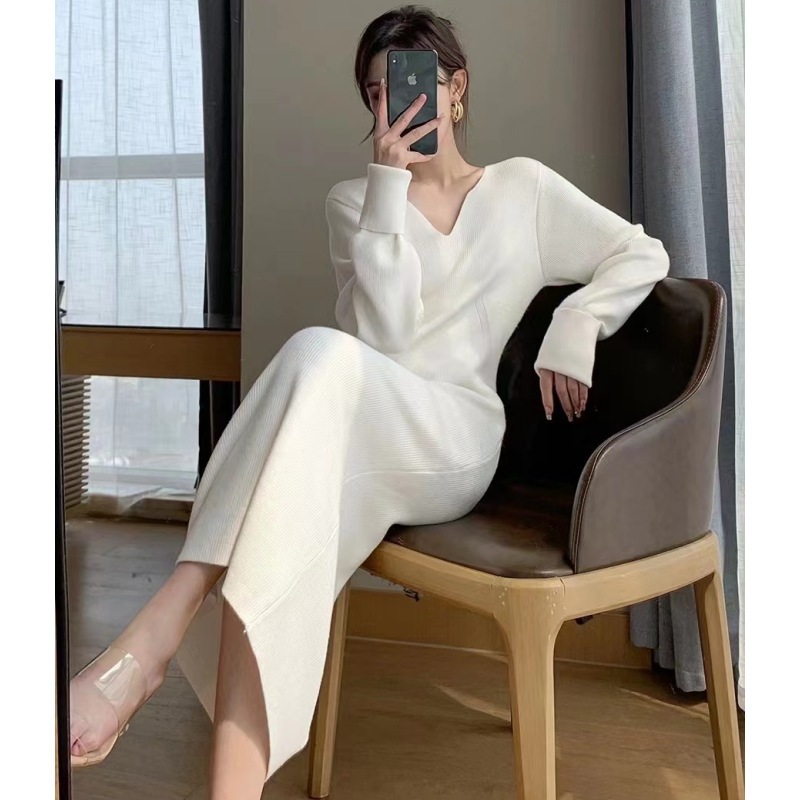 女性用レイジースタイルニーハイセータードレス2024秋冬インナーウェア気質とスリムフィットミドル丈セータースカート