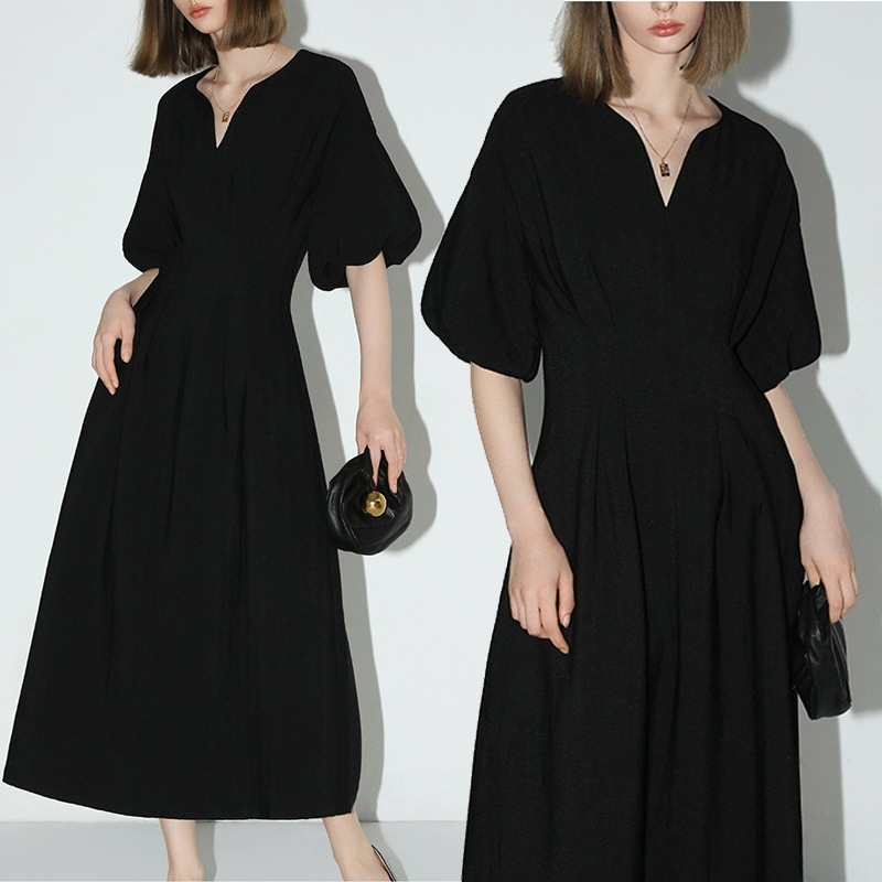 エレガント無地ブラックロングフレアワンピース - バブル袖プリーツデザイン - 膝下丈シンプルセクシーフォーマル　24620