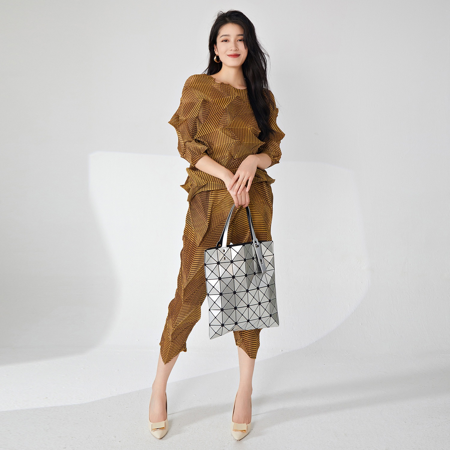 ファッションスーツレディース高级春不规则tシャツ上着デザインカジュアルパンツ2点セット潮