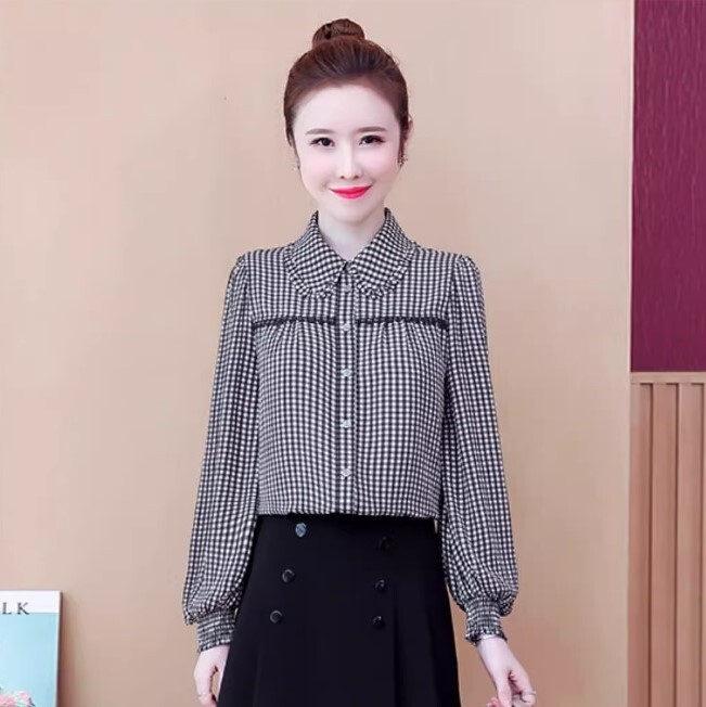 衿先フリル ふんわり袖 トップス ブラウス ミディアム丈 長袖 ボリューム袖 ランタンスリーブ 袖口シャーリング 襟付き 胸上レースライン かわいい 大人可愛い きれいめ シンプル カジュアル 上品 5,005円