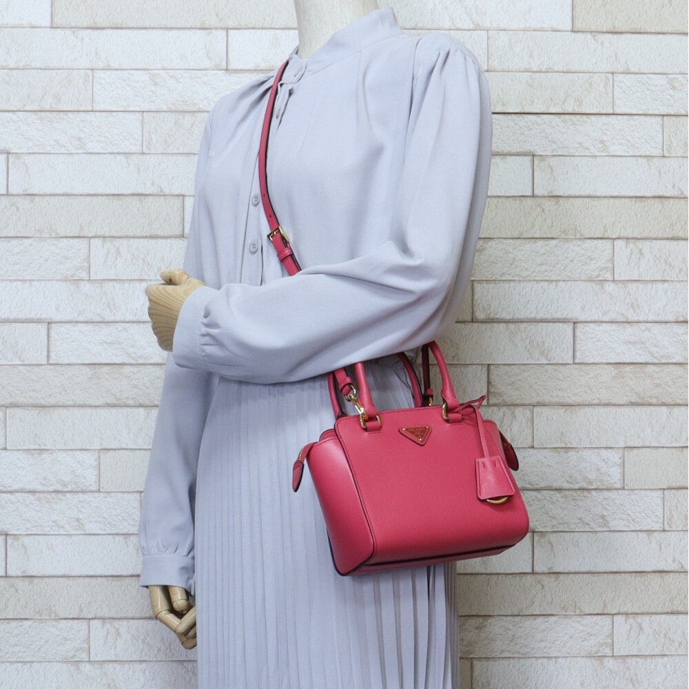 プラダ サフィアーノ ショルダーバッグ レザー 1BA380 ピンク PRADA 中古 美品