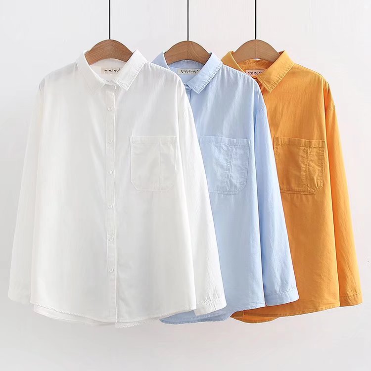 新商品は単色のシャツを重ねて着ている女性韓国版のデザイン感がカジュアルでゆるい外に白いシャツを着てい 【67%OFF!】 セットアップ