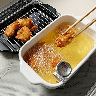 他サイト： 富士ホーロー 角型 天ぷら鍋 ホワイト スノコバット温度計付き TP-20K.W 調理器 IH対応 ガス火 直火 食洗機対応 天ぷら フライ とんかつ 揚げ物 キッチングッズの商品画像