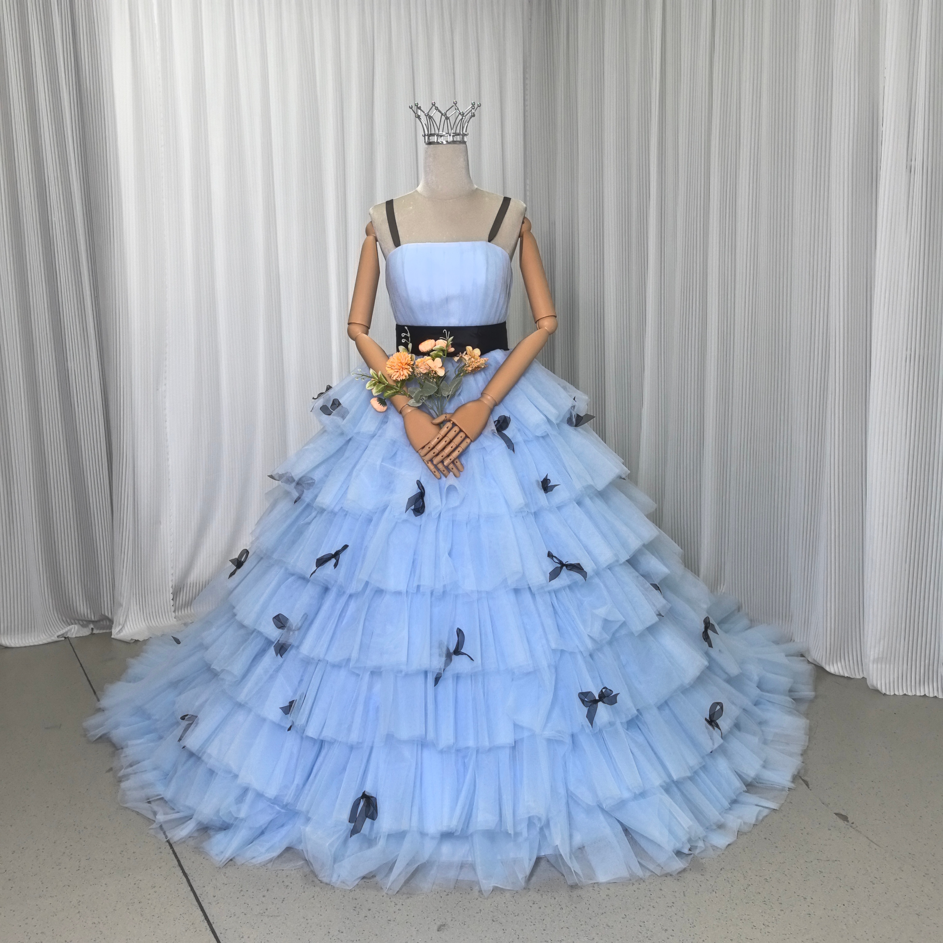 カラードレス 爽やかで優しいブルー キャミソール リボン サッシュベルト ビスチェタイプ 柔らかく重ねたチュールスカート のコピー