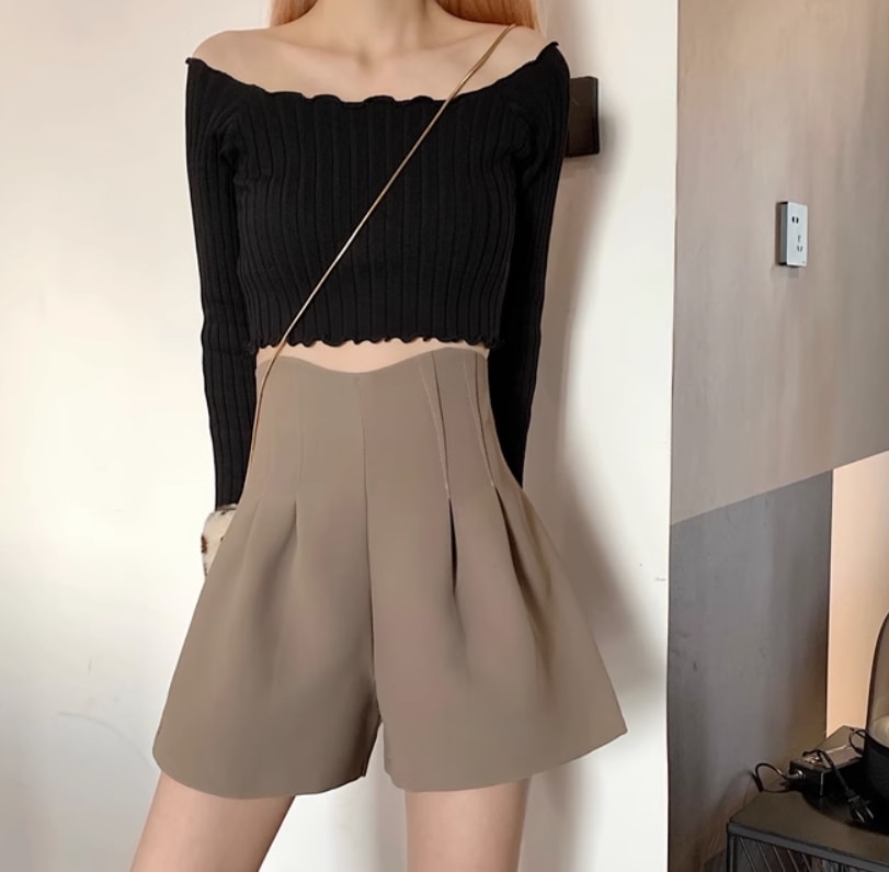 ボトムス モテアイテム デート ショートパンツ ハイウエスト フレアデザイン コットン かわいい 大人可愛い シンプル 大人 おしゃれ お洒落 レトロ 大人女子 キュート 存在感 柄 秋 冬 10代