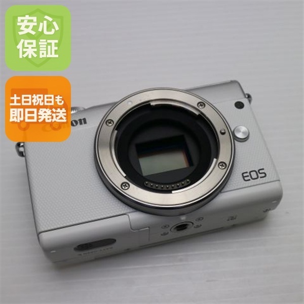 新品同様 EOS M100 ホワイト ミラーレス一眼 59