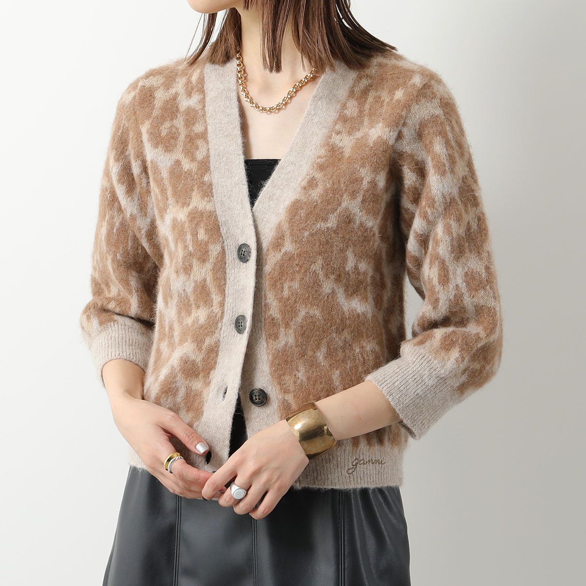 GANNI ガニー カーディガン Leopard Jacquard Cardigan K1976 2596 レディース 長袖 レオパード アルパカブレンド ロゴ刺繍 Vネック 765/Timber-W 33,595円
