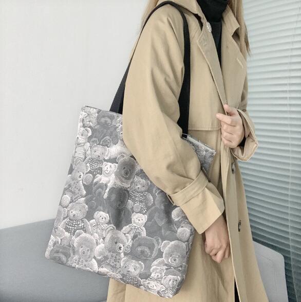 バッグ ショルダーバッグ 帆布 クマ 漫画 大容量 レディース オシャレ 韓国 ファッション 雑貨 かわいい おしゃれ 北欧 送料無料 [K] (T)