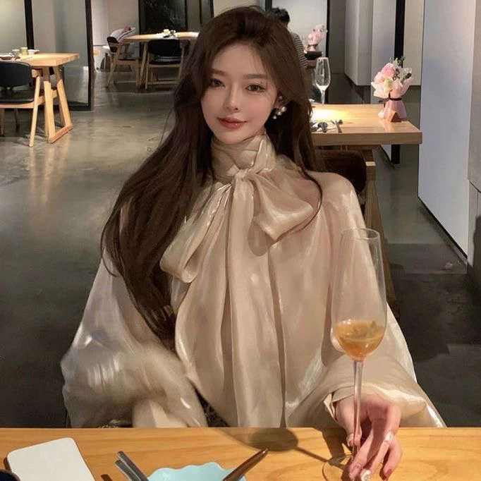 ブラウス ヴィンテージサテンボウタイブラウス レディース スタンドカラー トップス エレガント ランタンスリーブ きれいめ 透け感 フェミニン 体型カバー ワンサイズ 春物 40代 50代 60代