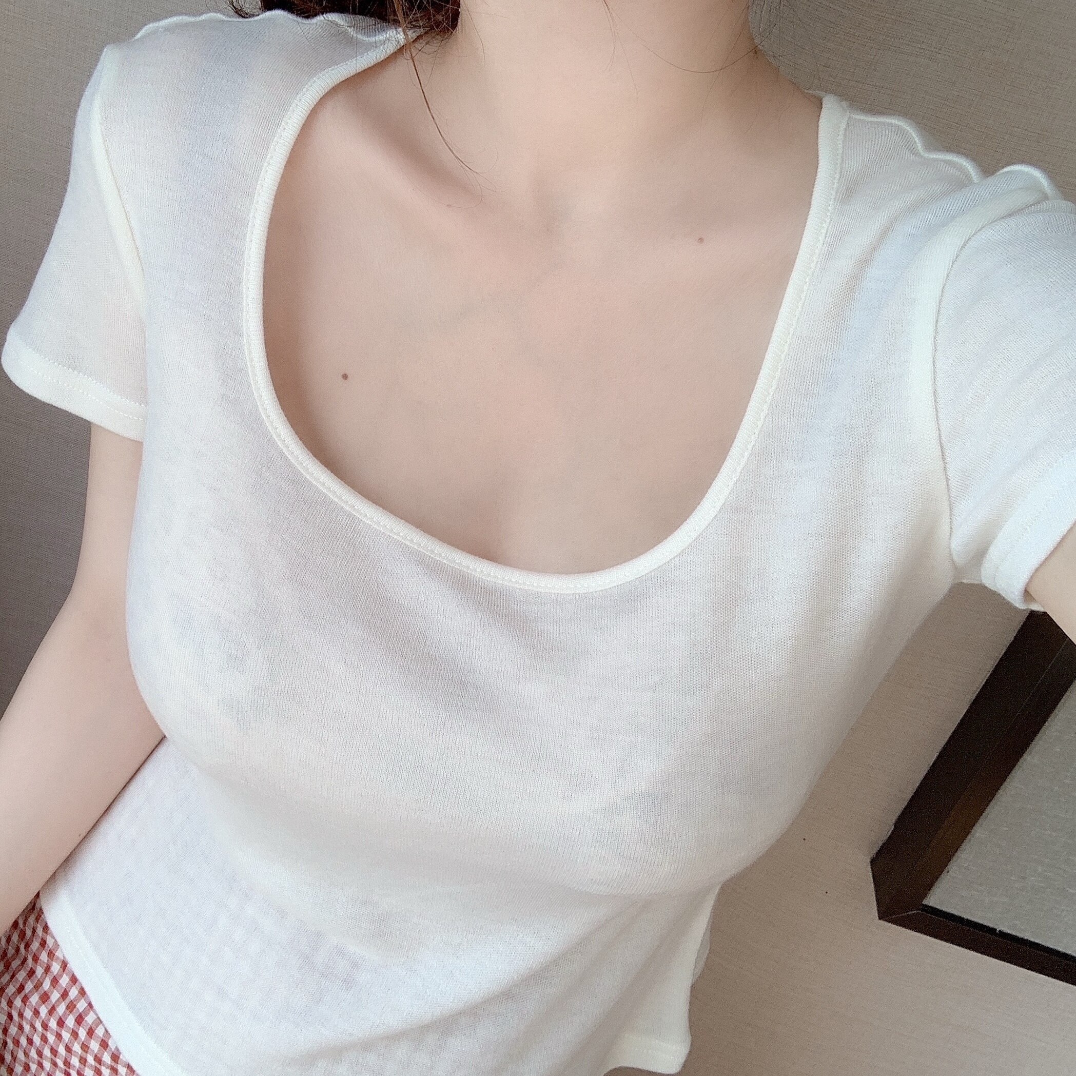 トップス レディース Tシャツ カットソー プルオーバー 白トップス インナー ミディアム丈 袖あり 半袖 Uネック 綿 レイヤード ホワイト セクシー カジュアル 着回し 普段使い 休日 ママ